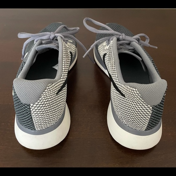 LIKE NEW Nike Athletic Shoes in Two Toned Grey - Picture 3 of 5